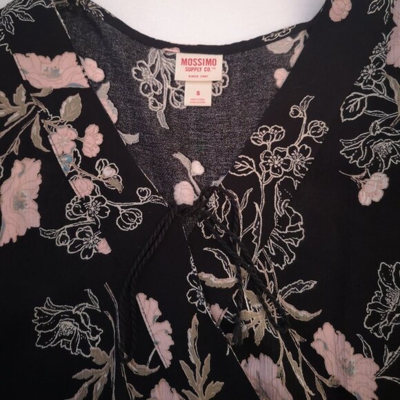 Mossimo Supply Co. Ladies Long Sleeves with Elastic Ends Blouse - Picture 4 of 9